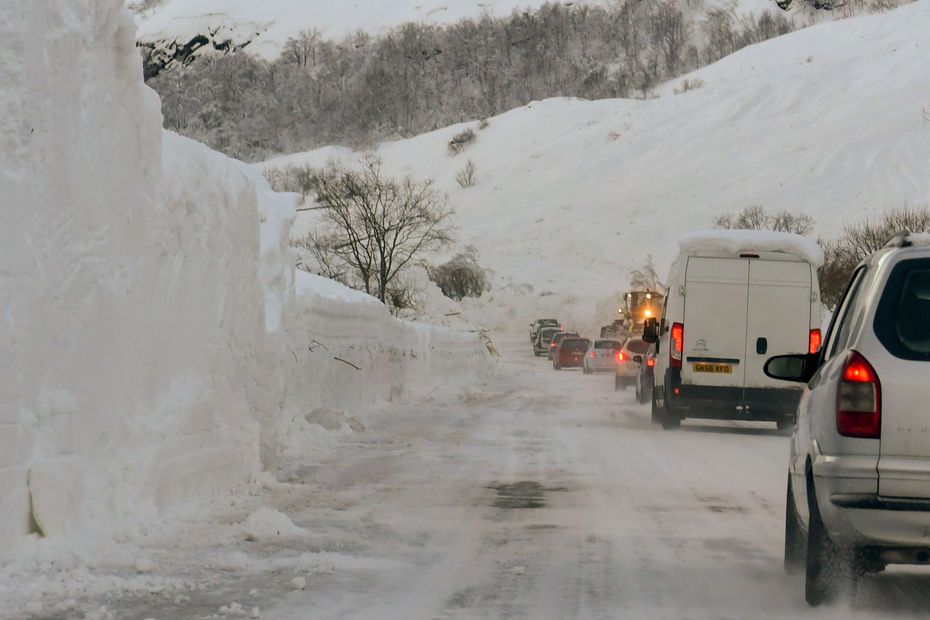 Alpes Du Nord Chutes De Neige Importantes Dans La Nuit Des