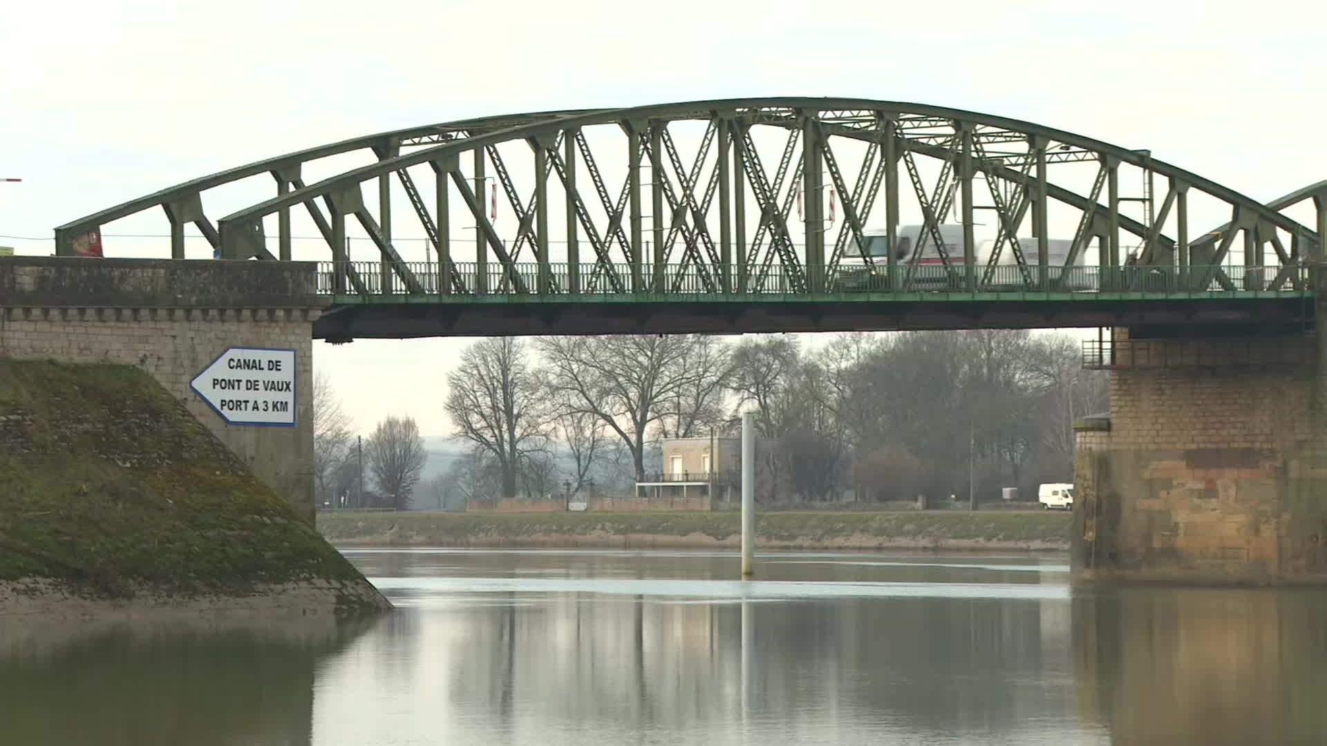 Grosse Gal Re Pour Les Habitants Du Val De Sa Ne Le Pont De Fleurville