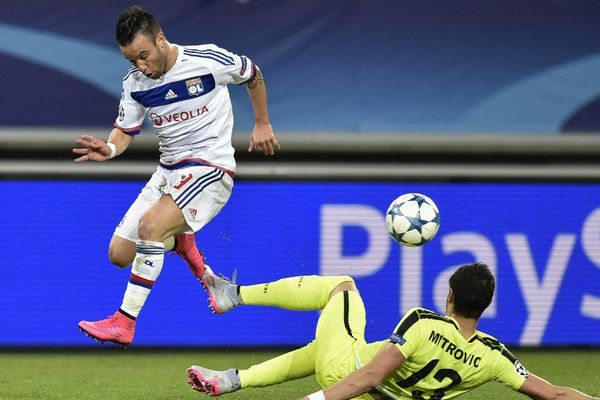 Ligue des Champions Lyon laisse échapper la victoire contre Gand 1 1