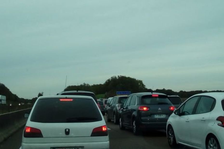 Autoroute A6 une collision entre plusieurs véhicules a causé des