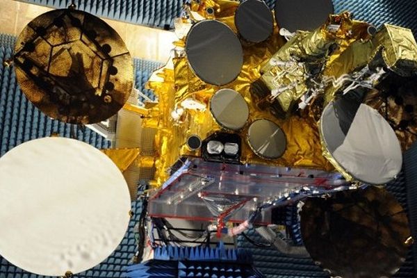 Derniers Tests Chez Astrium Toulouse Du Satellite Polyvalent Eutelsat 3B