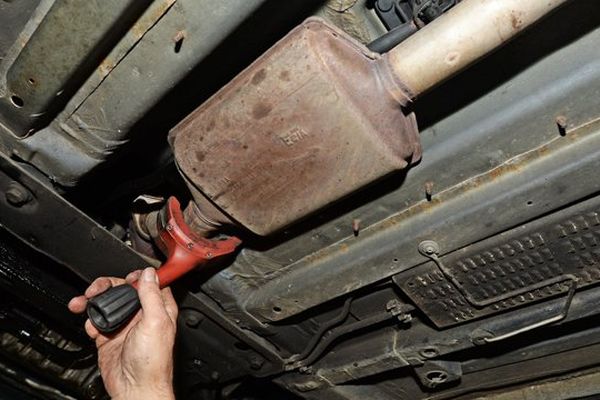 Un Gros R Seau De Vols De Pots Catalytiques D Mantel En Essonne