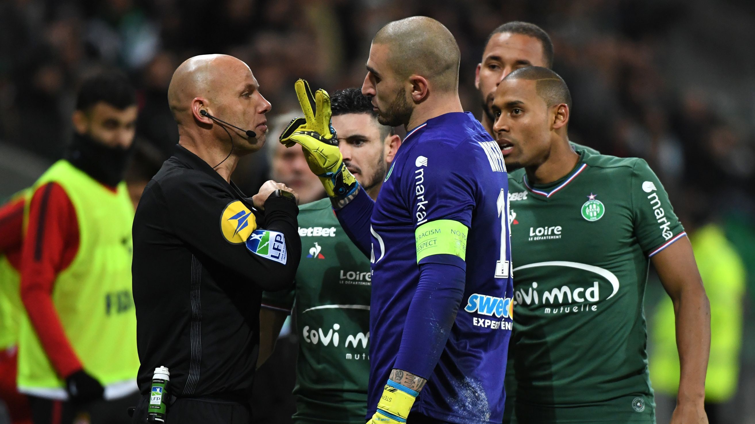 ASSE Stéphane Ruffier suspendu quatre matchs