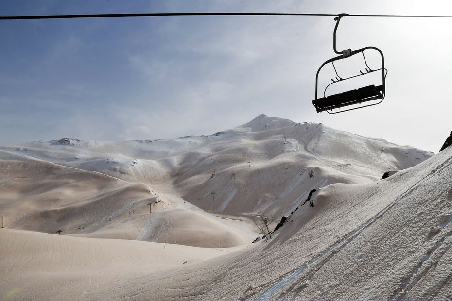 Pyrénées comment le sable du Sahara fait fondre plus vite la neige