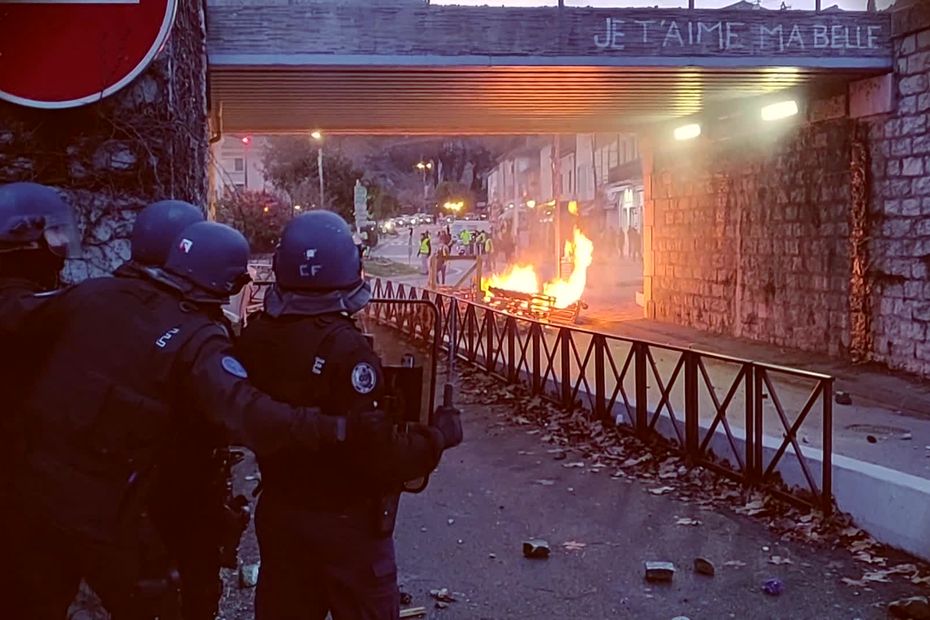 Gilets Jaunes Le Plus Gros Traumatisme Ce Ne Sont Pas Les