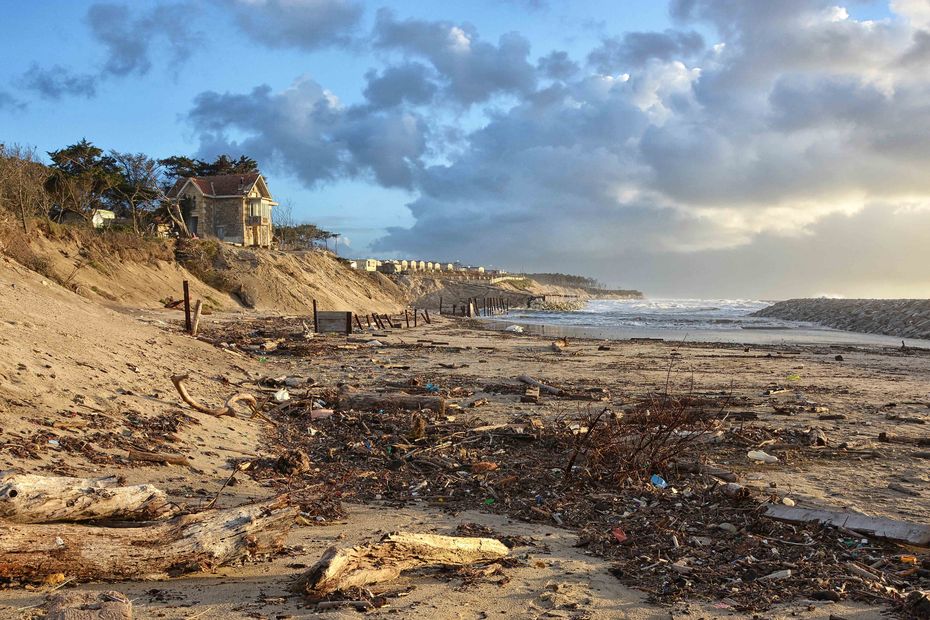 Grand Format Erosion Du Littoral Lutter Ou S Adapter