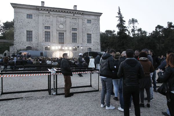 Le 7 avril, avant le spectacle de Dieudonné au Château de Vaugrenier à Villeneuve-Loubet.