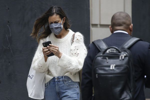 Le masque ne sera plus obligatoire dans les lieux ouvert au public sur présentation du pass sanitaire dans le Loiret. Photo d'illustration