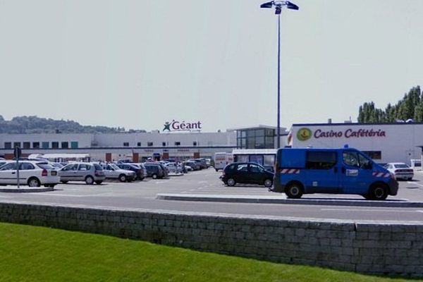 La tentative de vol s'est opérée au supermarché Géant Casino d'Annemasse.