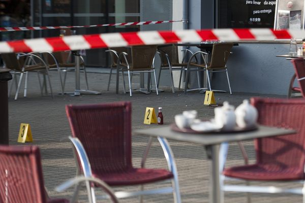 Agression mortelle place François II à Nantes d'un travailleur social employé au service de la protection de l'enfance et de la femme de l'agresseur le 19 mars 2015