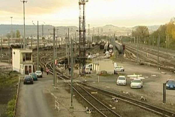 La gare de triage de Gerzat, dans le Puy-de-Dôme, où Sullivan est mort électrocuté en 2008. La SNCF a été mise en examen pour homicide involontaire et blessures involontaires près de cinq ans après la mort de l'adolescent de 14 ans.