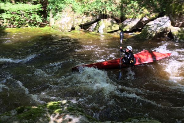 Il faut avoir le sens de l'équilibre pour pratiquer le kayak de descente