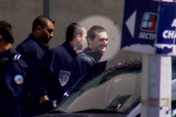 Ange-Toussaint Federici à son arrivée à la Cour d'assises d'Aix-en-Provence en novembre 2010