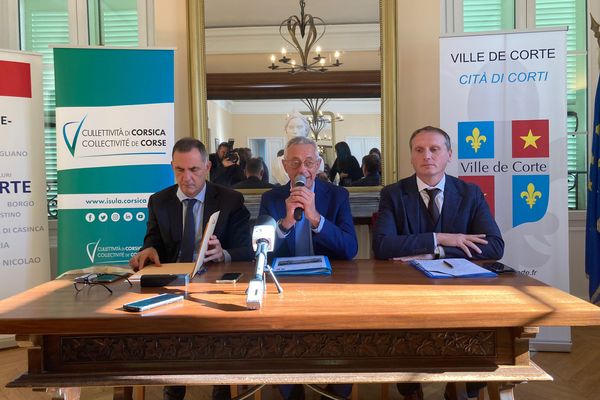 La réunion s'est déroulée le 29 novembre à Corte, en présence de Gilles Simeoni, Xavier Poli et Michel Prosic.