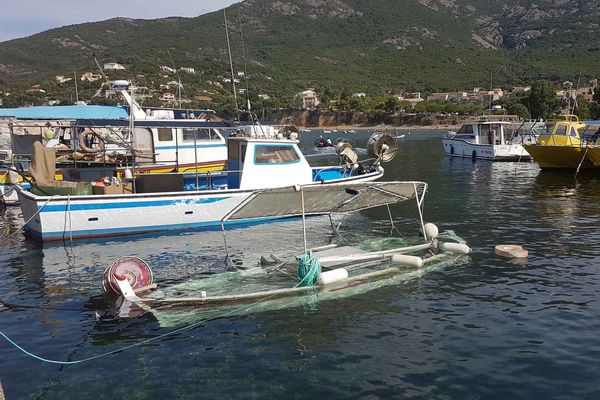 Un attentat a visé le bateau du maire de Galeria dans la nuit du 23 au 24 juillet 2016