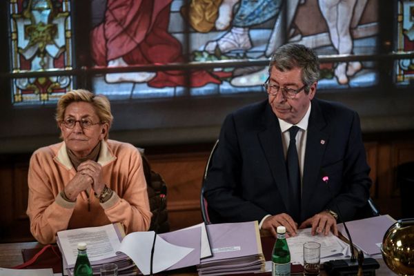 Patrick et Isabelle Balkany lors d’un conseil municipal à Levallois-Perret, le 15 avril 2019.