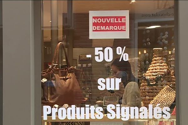 Les commerçants du centre ville de Toulouse se disent pénalisés par la dizaine de manifestations des Gilets jaunes, les samedis. 