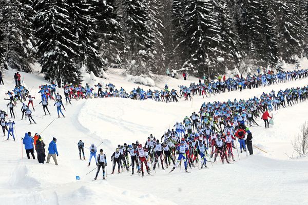 La Transju 68 km retrouve le décor magique de la combe du lac à Lamoura. 