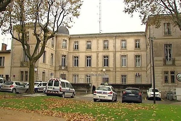 Carcassonne - hôtel de police - 2016.