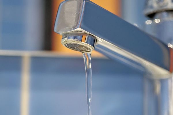 L'eau du robinet de six communes du Montreuillois de nouveau contaminée par un taux trop élevé de bactéries Escherichia coli et de bactéries coliformes.