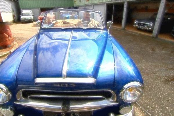 Une peugeot 403 après sa restauration par Gérard Vielzeuf