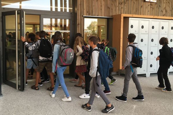 Les premiers élèves ont fait leur rentrée au collège de Rumilly.