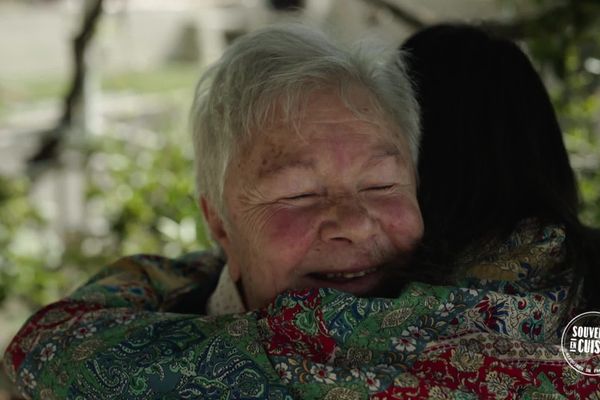 Agnès et sa petite fille Koris reviennent sur l'histoire de l'Arménie à travers la préparation d'un repas.