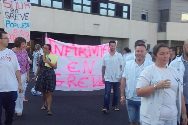 Le SMUR du CHU de Clermont-Ferrand, en grève le 18 septembre 2018.