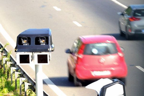 Mise en service, lundi 19 janvier, du radar tronçon de l'autoroute A50, entre Aubagne et Marseille.