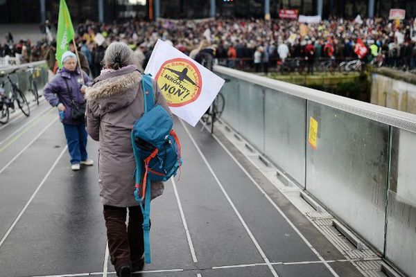 Emmanuelle Cosse est venue en soutien aux opposants contre le projet d'aéroport de Notre-Dame-des-Landes ce mecredi 13 janvier 2016