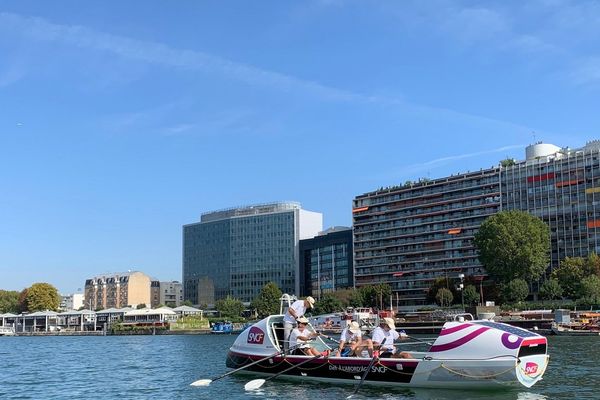 4 seniors à la rame. Ici en démonstration sur la Seine le 14 septembre 2019.