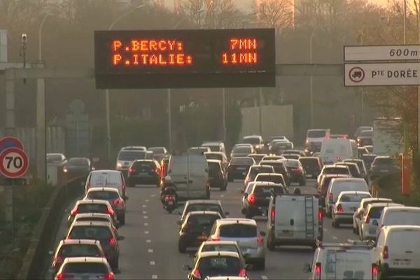 Pour ou contre une voie réservée au covoiturage sur le périphérique ? Donnez votre avis sur le site de la mairie de Paris