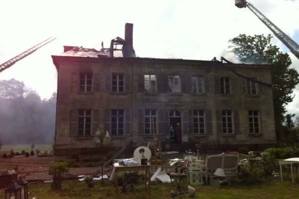 Le château de Tilloy-lès-Conty a été ravagé par un incendie