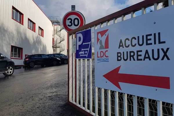 Tom Le Duault est mort écrasé en octobre 2021 dans cet abattoir du groupe LDC