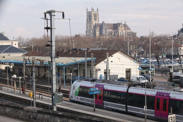 La branche de la ligne P de Meaux à La Ferté Milon recevra ces nouvelles rames après l'électrification du tronçon.