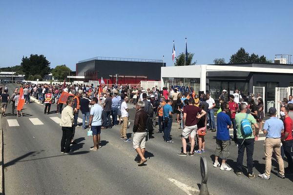 Rassemblement à Lannion devant les locaux de Nokia ce 23 juin suite au nouveau plan social