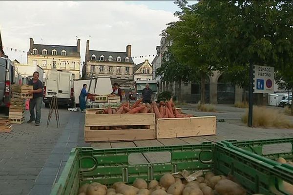 Dès 7 heures, le ballet des étals commence