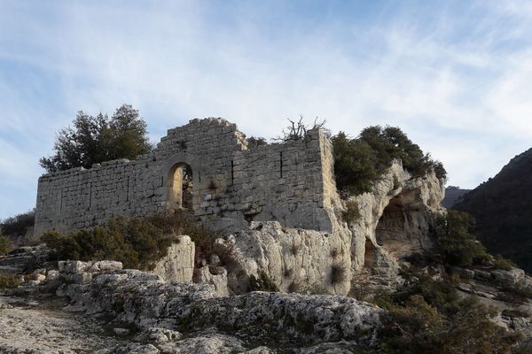 Le fort de Buoux, citadelle du vertige en plein coeur du Luberon. 