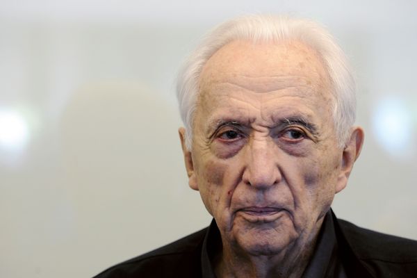 En décembre 2019 , une grande exposition " Pierre Soulages" sera organisée au Louvre. 