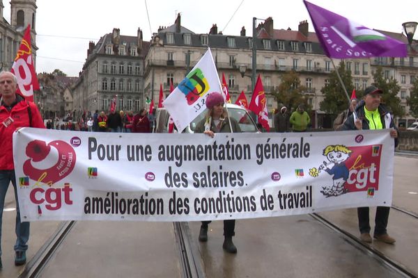 A Besançon, 700 personnes ont manifesté pour une augmentation générale des salaires et l'amélioration des conditions de travail.