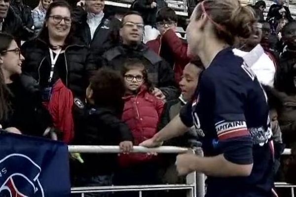 La ferveur autour de l'équipe féminine du Paris Saint-Germain.