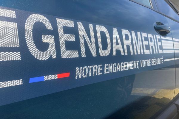 Les gendarmes du Doubs sont à la recherche des deux malfaiteurs impliqués dans le braquage. Illustration