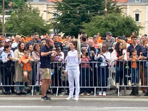 La flamme olympique, de passage à Neuville-sur-Saône (Rhône) ce vendredi 21 juin 2024.