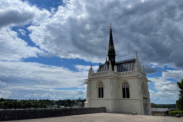 Les pierres de la chapelle du château d'Amboise ont retrouvé une blancheur éclatante.