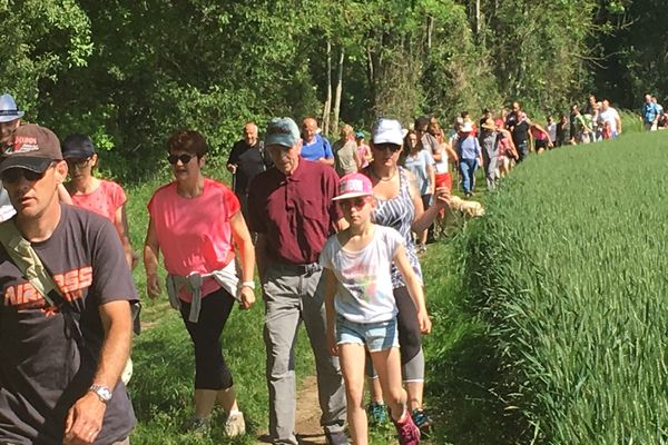 La 44e marche des élus s'est élancée ce matin depuis Gueux. 3 circuits possibles de 6, 9 et 12 km.