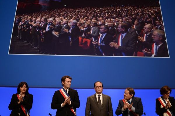 Le Président lors du meeting de l'AMF exhortant "La nation à ne pas céder à la peur" suite aux attaques terroristes du 13 novembre 2015.