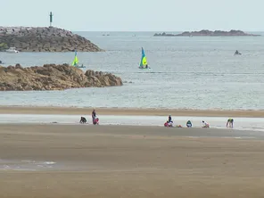 La plage du Moulin à Binic-Etables, dans les Côtes-d'Armor, est une des plages concernées.