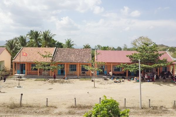 Le chantier de rénovation d'une école au Vietnam.