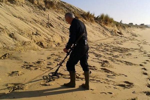 Déminage à la pointe du Cap-Ferret, le mercredi 29 octobre 2014