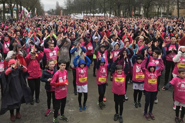 Malgré la pluie, plus de 15 000 personnes se sont inscrites pour participer à la course Odyssea.